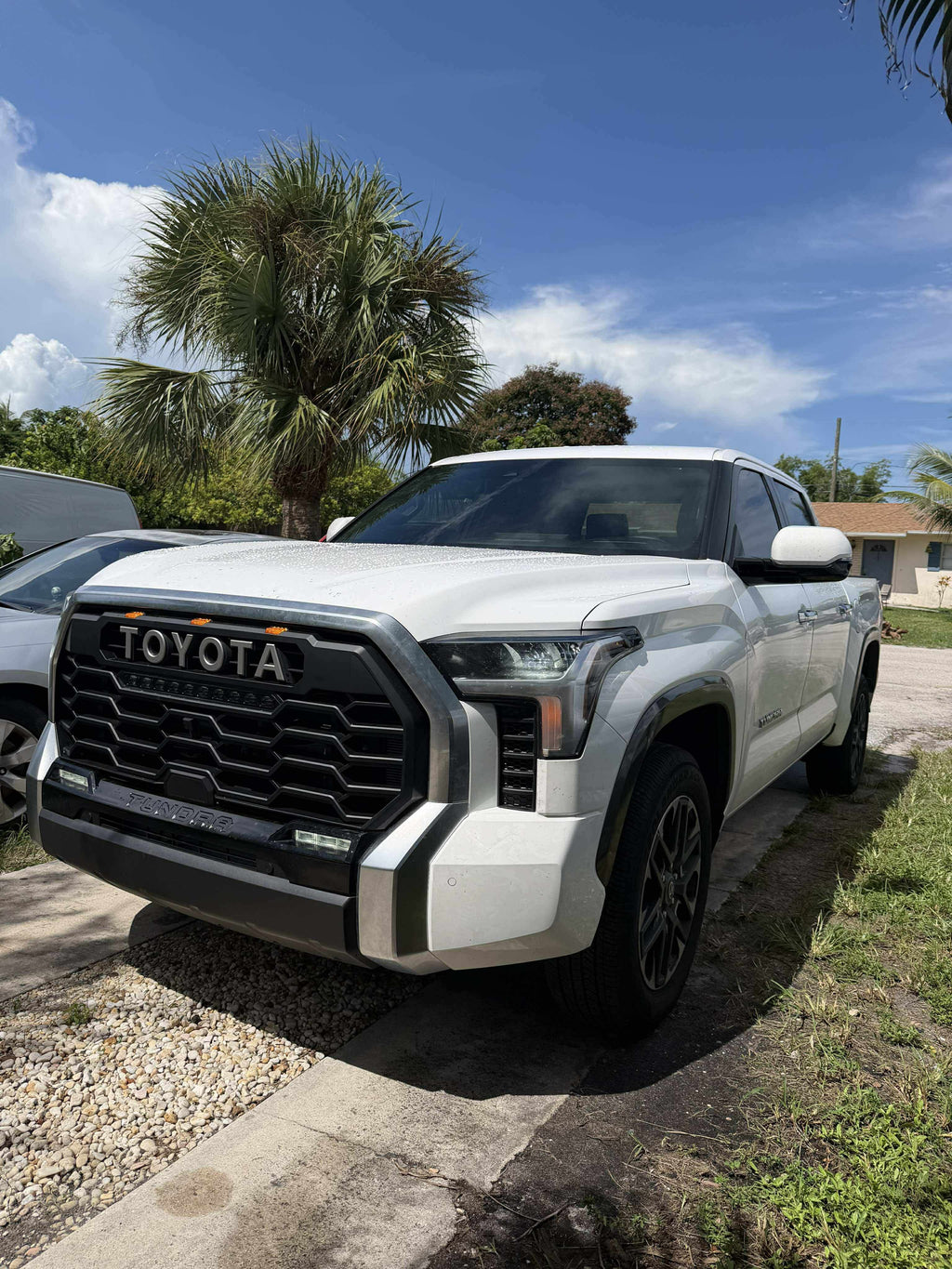 Toyota Tundra 2022-Current TRD Style Grille w/ LED Light Bar & Amber Lights